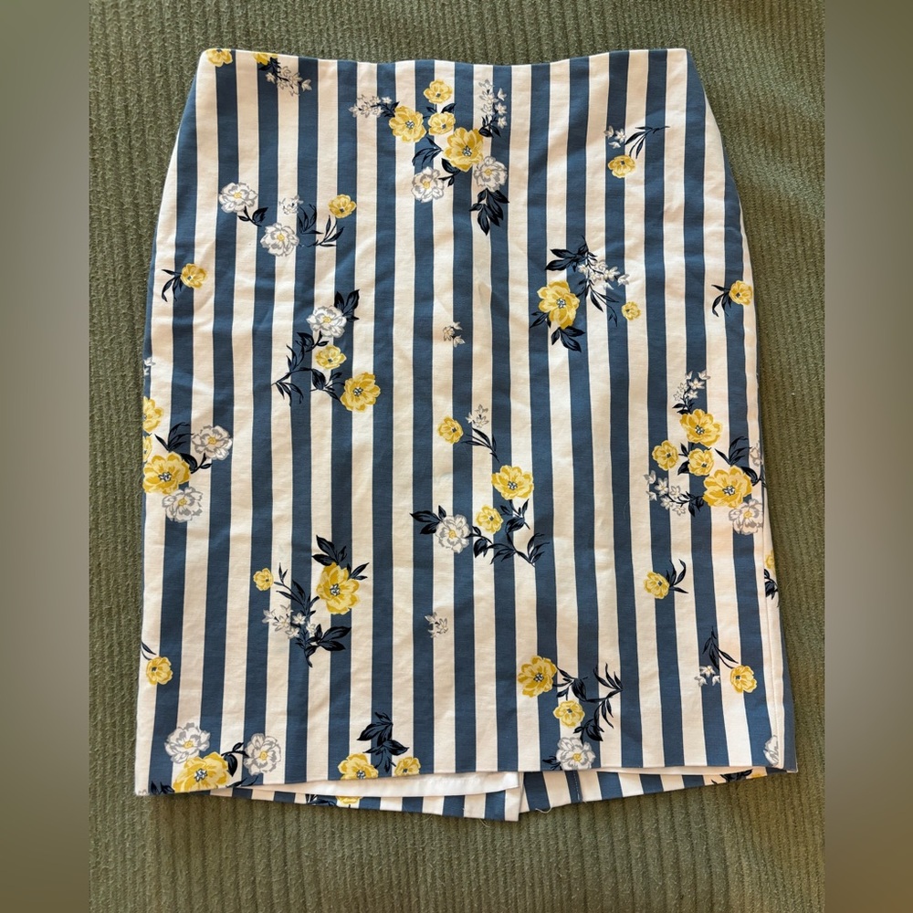 Ann Taylor Factory Blue and White Mini Pencil Skirt Resort Wear